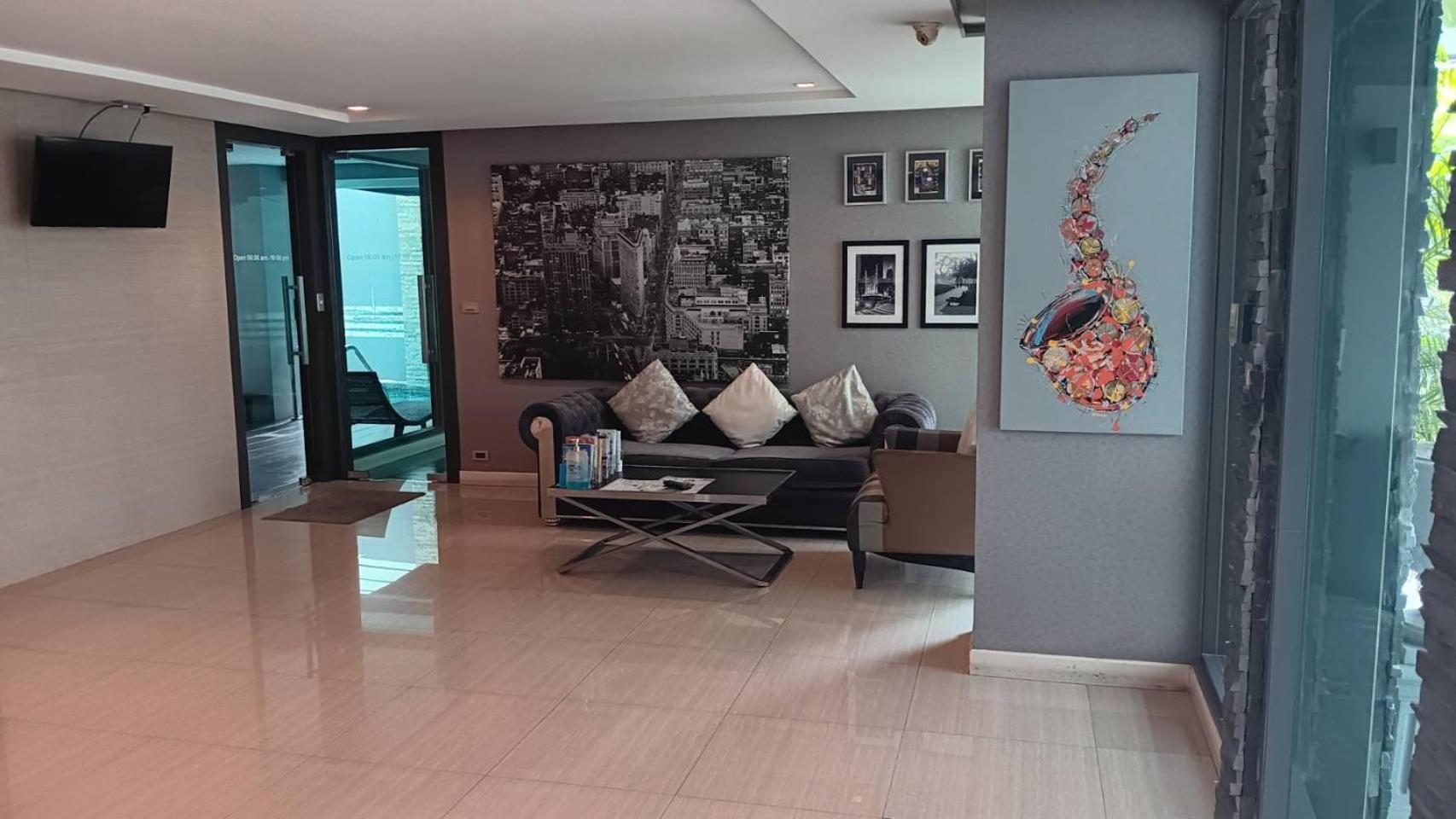 J Residence Thonglor 8 Bangkok Eksteriør billede