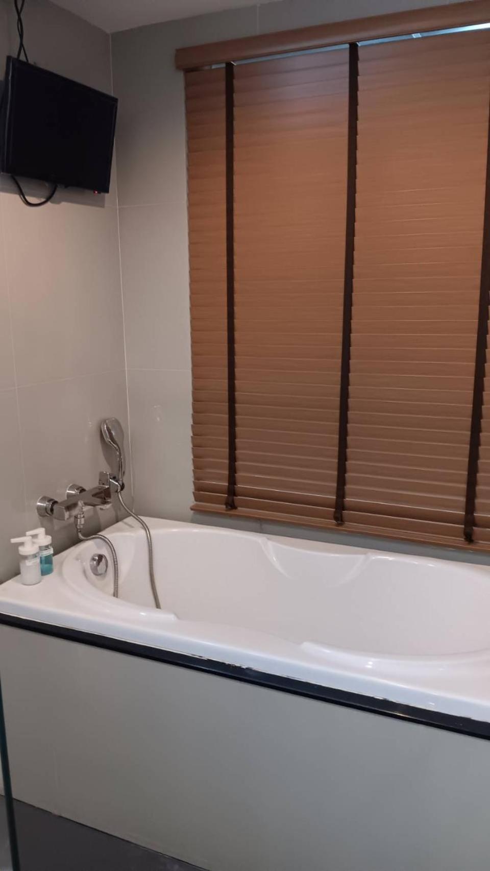 J Residence Thonglor 8 Bangkok Eksteriør billede