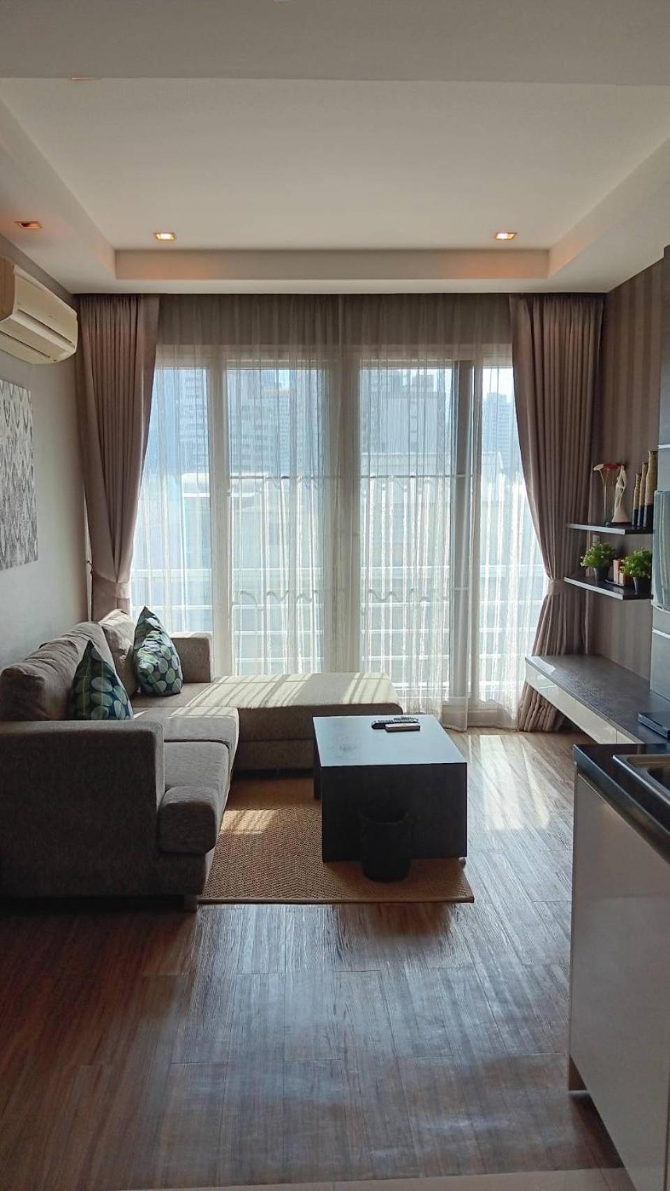 J Residence Thonglor 8 Bangkok Eksteriør billede