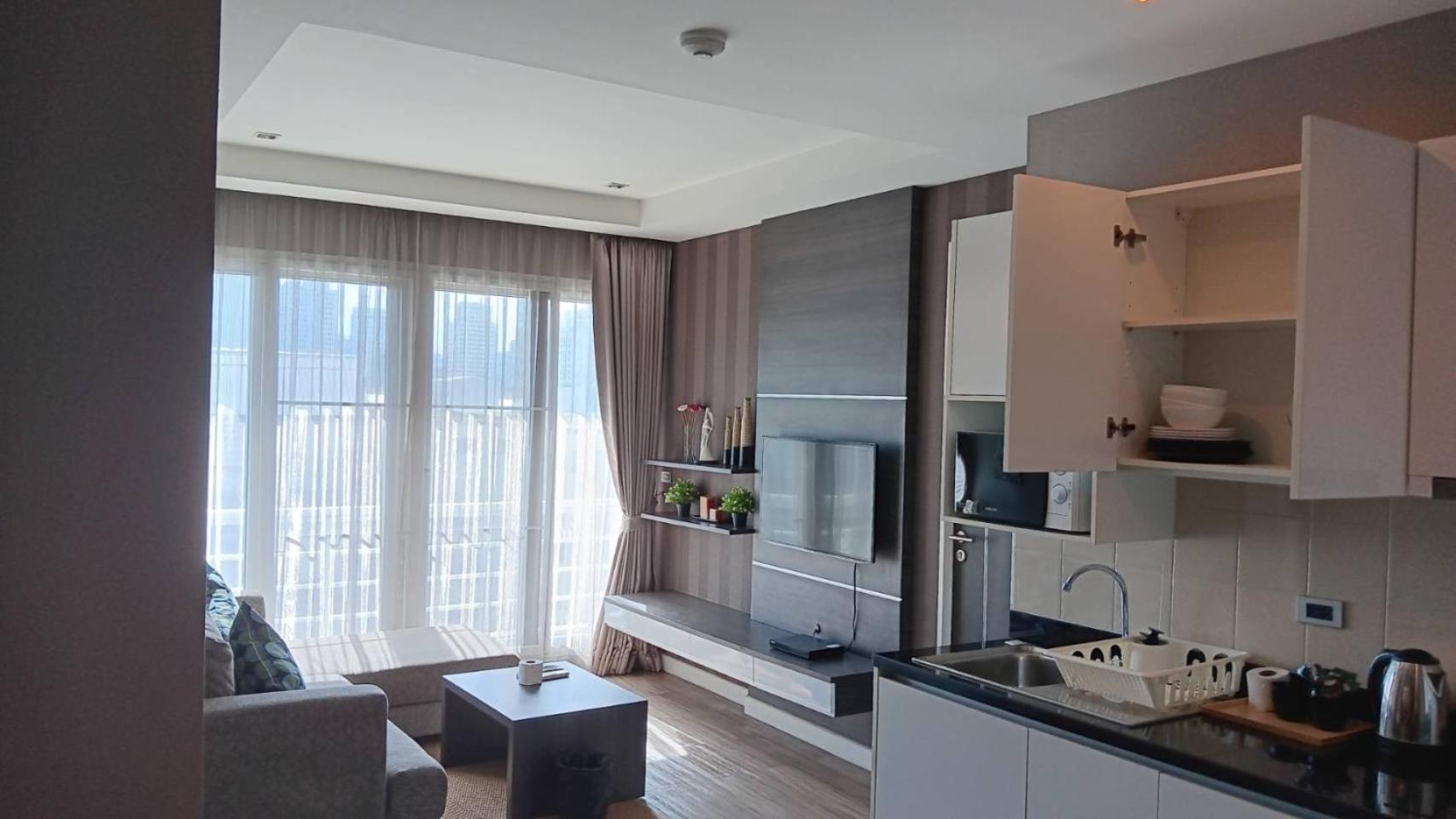 J Residence Thonglor 8 Bangkok Eksteriør billede