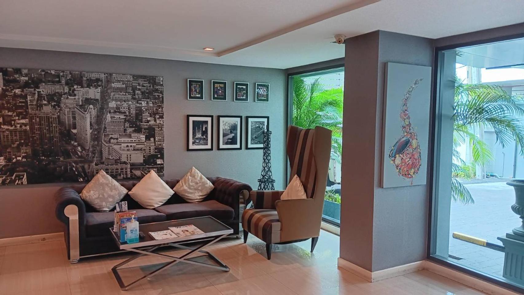 J Residence Thonglor 8 Bangkok Eksteriør billede