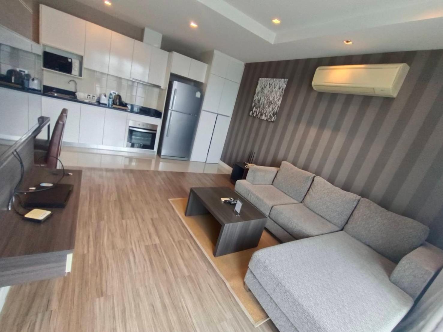 J Residence Thonglor 8 Bangkok Eksteriør billede