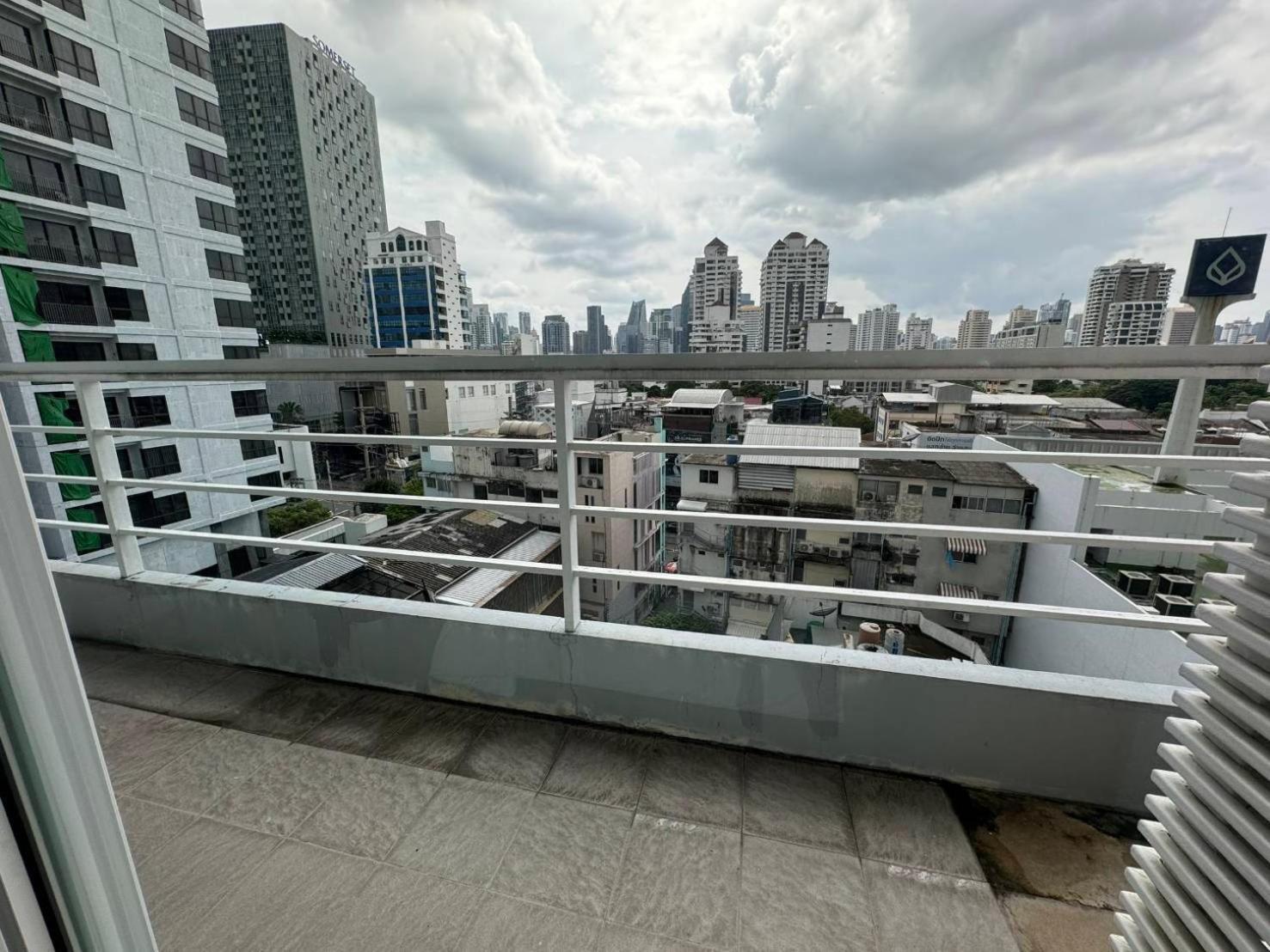 J Residence Thonglor 8 Bangkok Eksteriør billede
