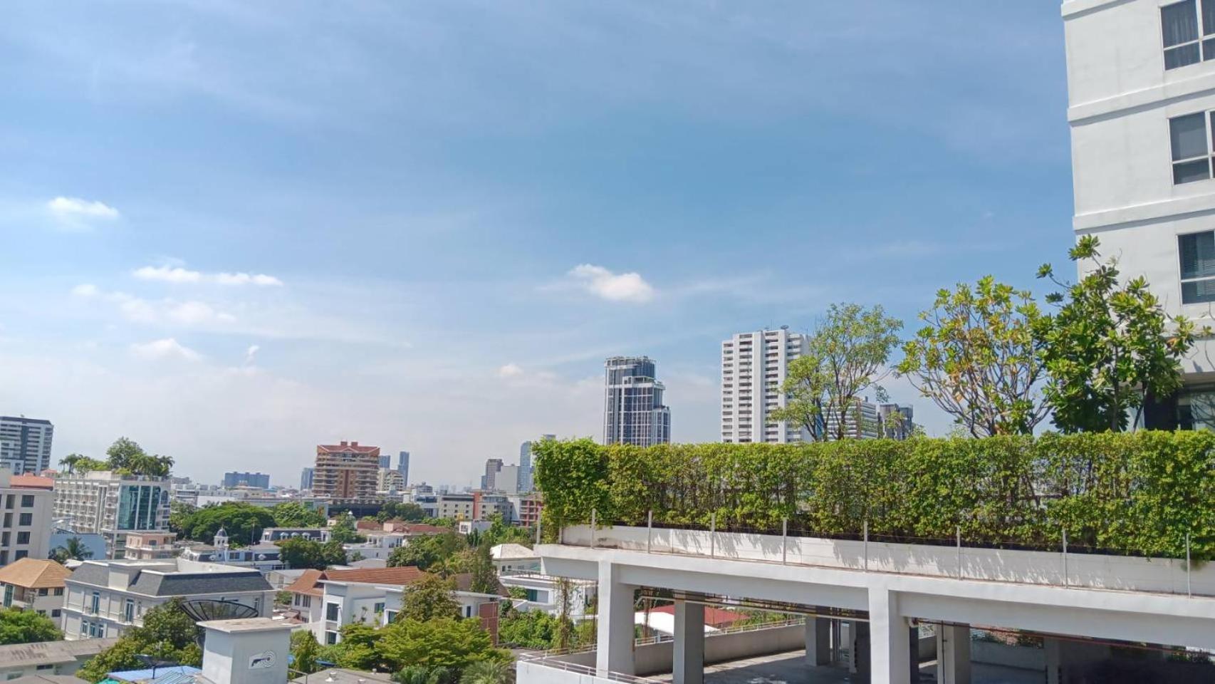 J Residence Thonglor 8 Bangkok Eksteriør billede